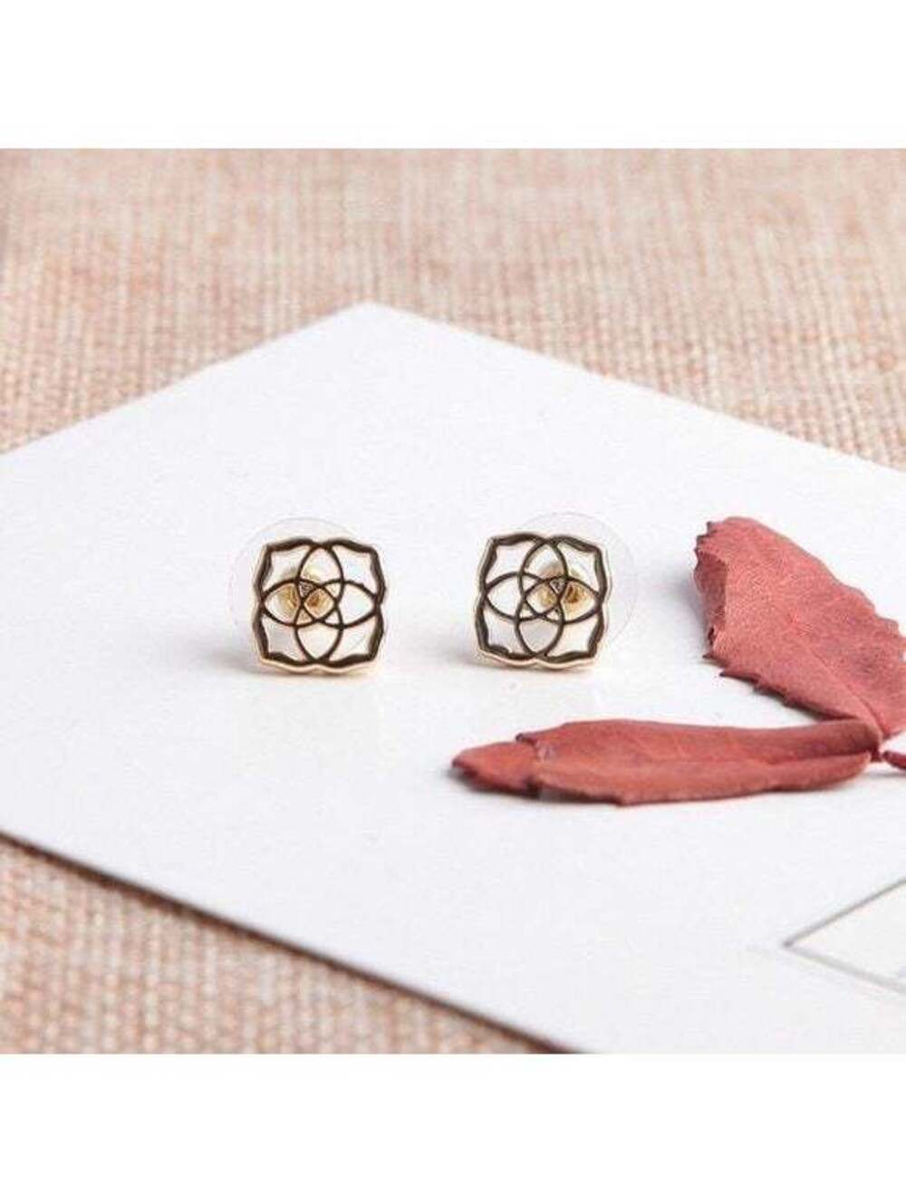 Kendra Scott Logo Stud Earrings In Gold